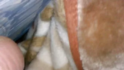 Negro دختری سفید پوست و دوست باردارش را فیلم سکسی زن سگ لگد می زند