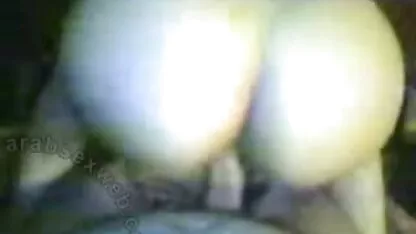 مرد گره خورده ، رابطه جنسی معشوقه دومینا را به ارگاسم فیلم سکس انسان با سگ رنج می برد