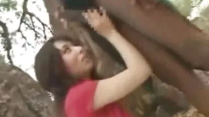 لارا جوان به طور دانلود فیلم سکس سگ فعال خود را با یک کیرمصنوعی نیرومند می کند