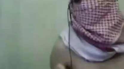 ماجراجویی سکسی فلم سکس باسگ از شهوانی لاغر آسیایی با جوانان کوچک