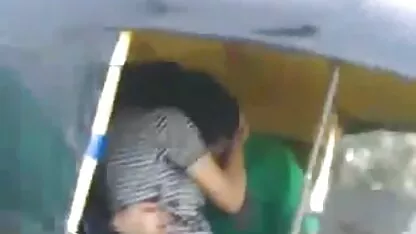 زیبایی Busty توسط چشمه و عکس سکسی سگ fucks در سبک سگ کوچولو