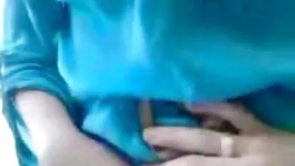 مردی پاهای زیبایی جوان را لیسید و پس از رابطه فیلم گاییدن سگ جنسی ، آنها را در کف خانه به پایان رساند